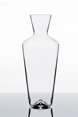 Carafe Zalto No. 150 en cristal soufflé bouche, élégante et raffinée, idéale pour vins blancs, rouges légers et jus de fruits.