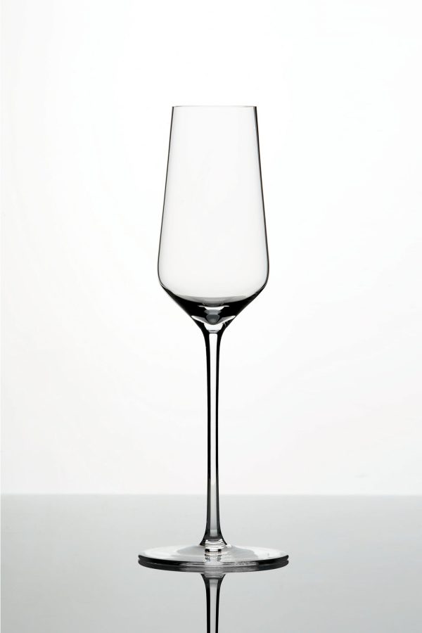 Verre digestif Zalto en cristal soufflé bouche, élégant et précis pour sublimer les eaux-de-vie et spiritueux