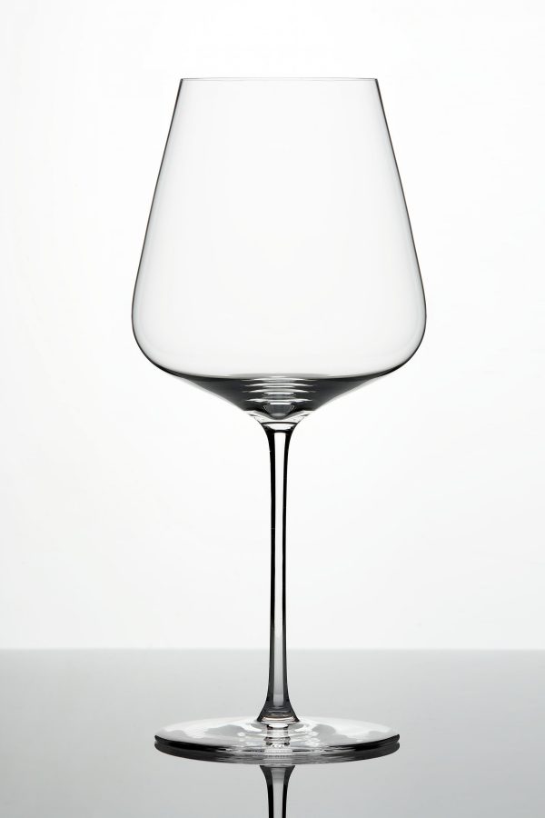 Verre Bordeaux Zalto en cristal soufflé bouche, idéal pour sublimer les vins rouges puissants et tanniques.